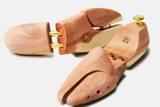 the_cedar_shoe_tree_2.webp MORJAS The Cedar Shoe Tree